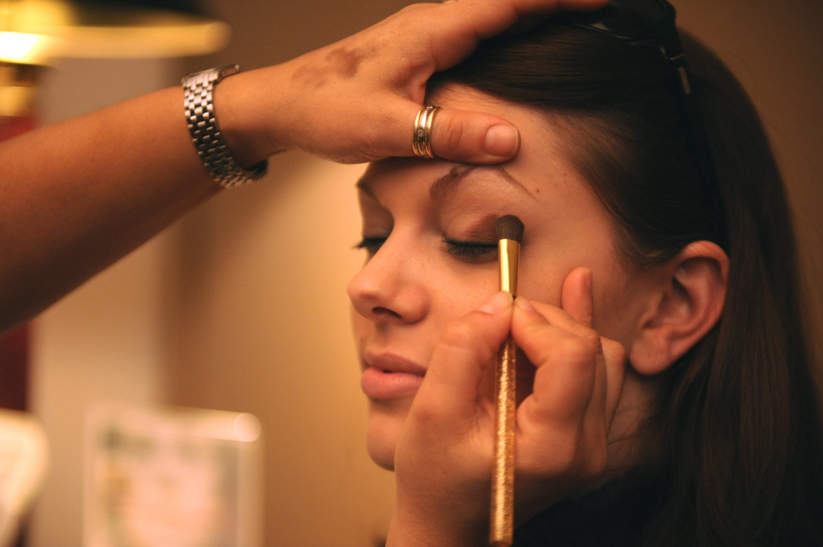 How to Perfect the Winged Eyeliner Look