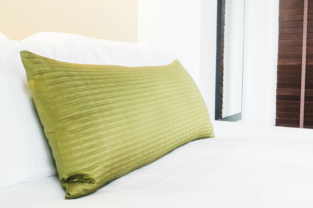The Benefits of Using a Silk Pillowcase for Skin and Hair